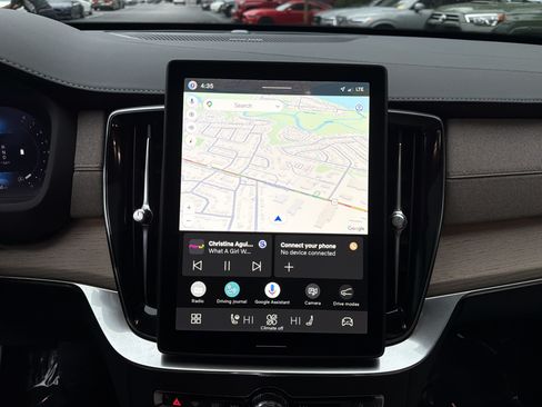 Certified 2026 Volvo XC90 B6 Plus AWD/4WD image 24