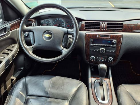 Used 2013 Chevrolet Impala LTZ FWD image 6