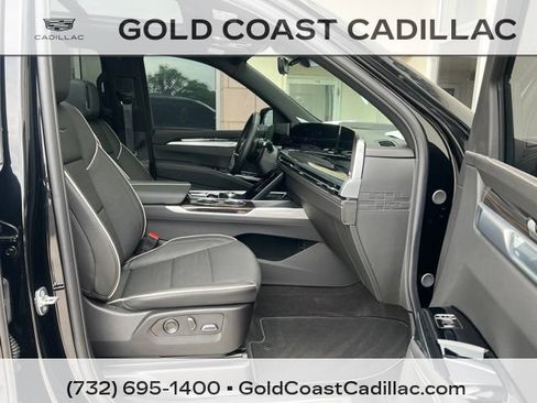 Certified 2025 Cadillac Escalade ESV Premium Luxury w/ Touring Package AWD/4WD image 7