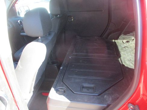 Used 2011 Chevrolet HHR LS image 8