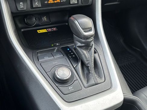 Used 2024 Toyota RAV4 XSE w/ Advanced Technology Package image 24