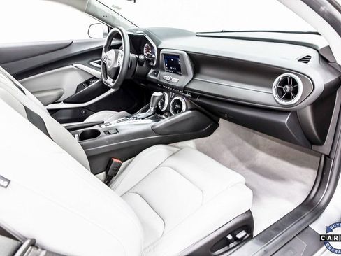 Used 2023 Chevrolet Camaro LT image 31