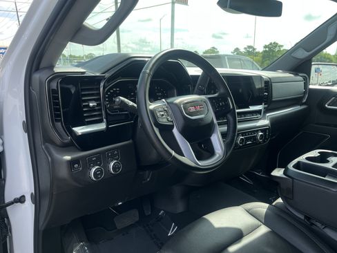 Used 2026 GMC Sierra 1500 SLT AWD/4WD image 12