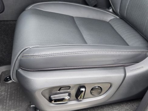 Certified 2026 Lexus GX 550 AWD/4WD image 21