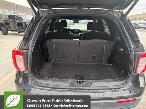 Used 2020 Ford Explorer XLT w/ Comfort Package image 14