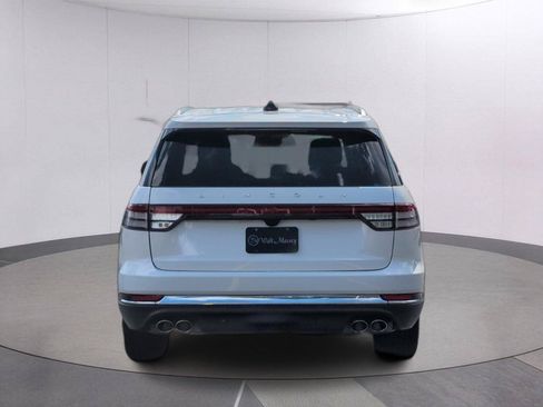 Used 2025 Lincoln Aviator AWD image 4