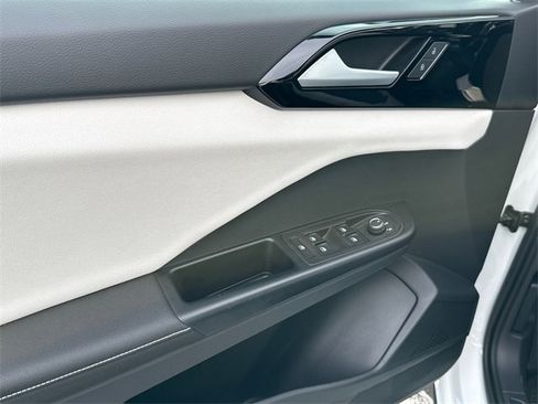 Certified 2025 Volkswagen Taos S image 7