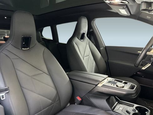 Used 2023 BMW iX xDrive50 w/ Sport Package image 32