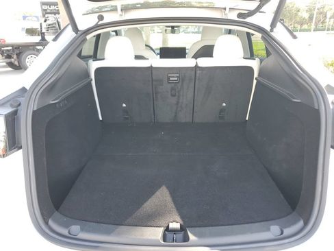 Used 2024 Tesla Model Y Long Range RWD image 26