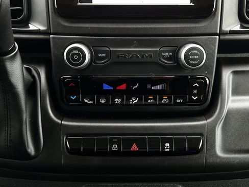 Used 2025 RAM ProMaster 2500 w/ Convenience Group FWD image 18