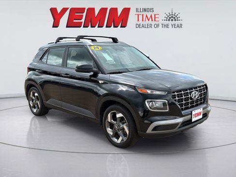 Used 2024 Hyundai Venue SEL FWD image 1