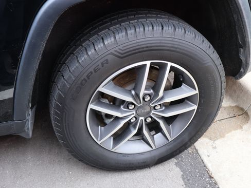 Used 2021 Jeep Grand Cherokee Limited w/ Luxury Group II image 42