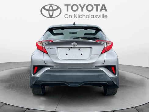Used 2020 Toyota C-HR XLE FWD image 4