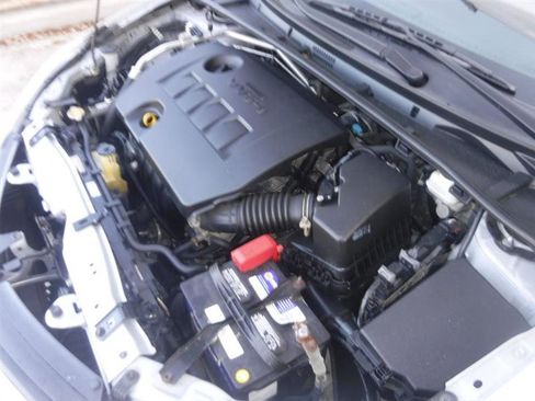 Used 2014 Toyota Corolla LE image 20