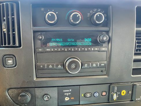 Certified 2018 Chevrolet Express 2500 w/ Driver Convenience Package image 11