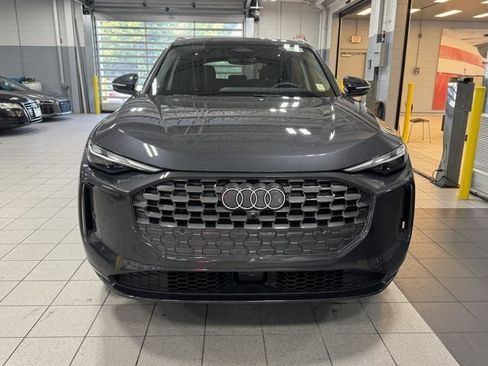Used 2025 Audi Q5 Premium w/ Convenience Package AWD/4WD image 2