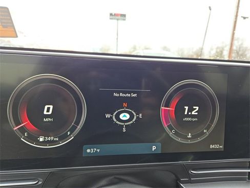 Certified 2025 Hyundai Kona SEL image 9