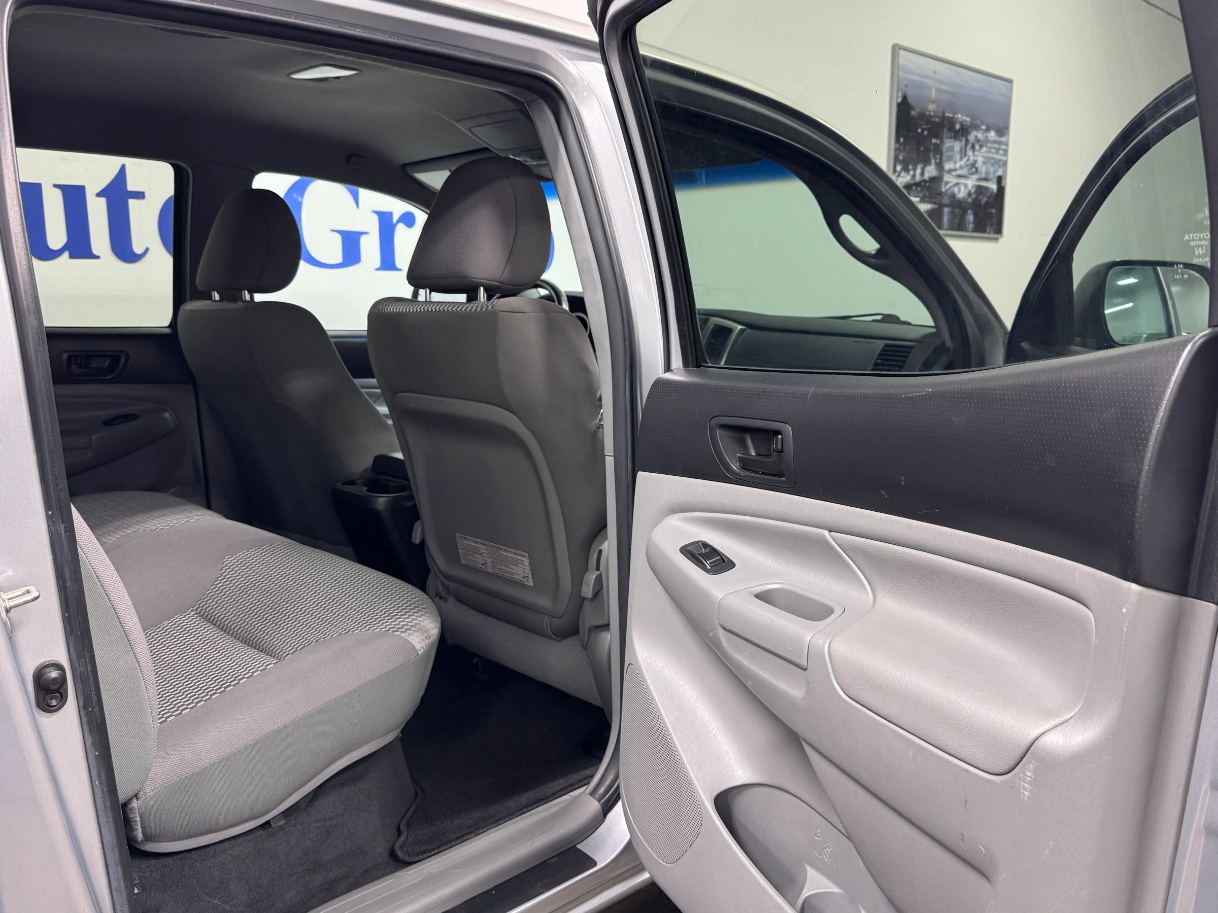 Used 2015 Toyota Tacoma 4x4 Double Cab w/ SR5 Package image 17