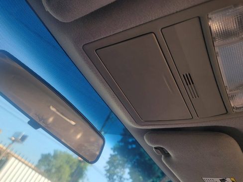 Used 2010 Toyota Camry LE FWD image 13