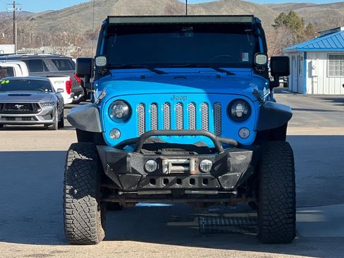 Used 2018 Jeep Wrangler Unlimited Rubicon w/ Cold Weather Group image 9