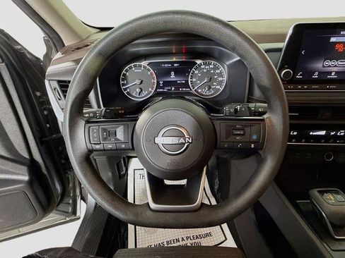 Used 2023 Nissan Rogue SV FWD image 13