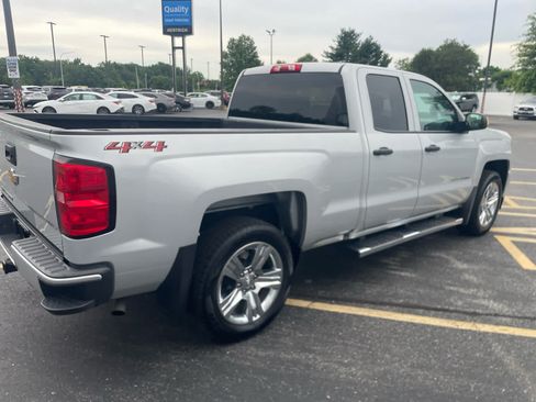 Used 2018 Chevrolet Silverado 1500 Custom w/ Custom Value Package AWD/4WD image 4