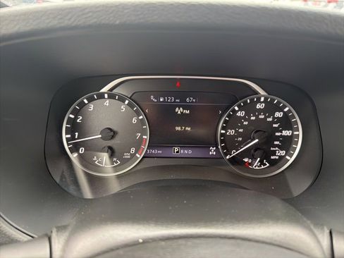 Certified 2023 Nissan Frontier SV w/ Technology Package image 11