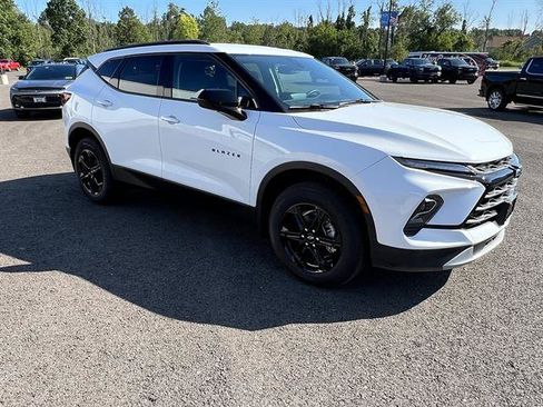 New 2026 Chevrolet Blazer LT w/ Convenience Package AWD/4WD image 8