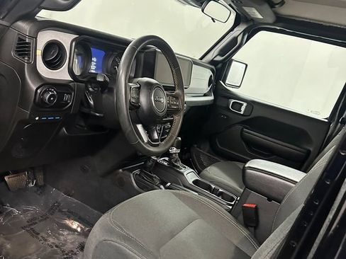 Used 2024 Jeep Wrangler Unlimited w/ Convenience Group AWD/4WD image 8