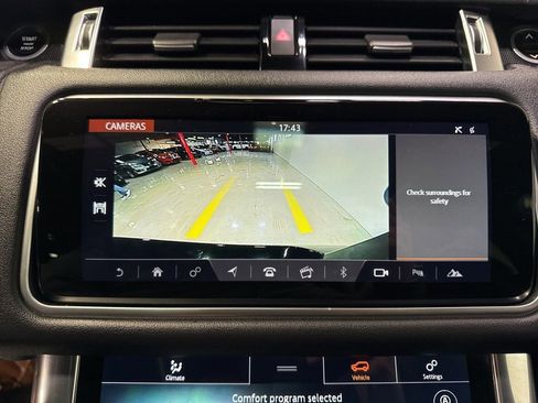 Used 2018 Land Rover Range Rover Sport SE image 22