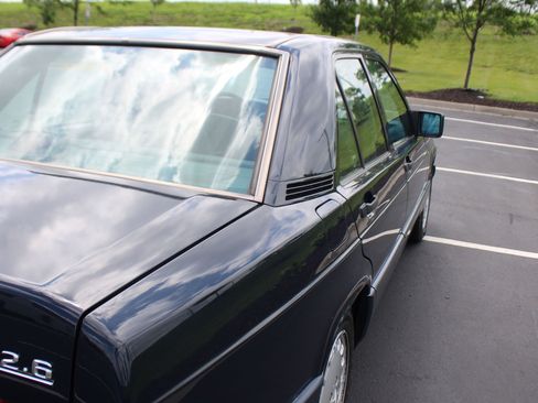 Used 1993 Mercedes-Benz 190 E 2.6 image 24
