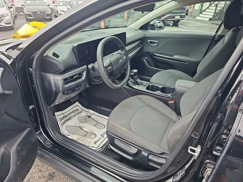 Used 2025 Kia K4 image 11