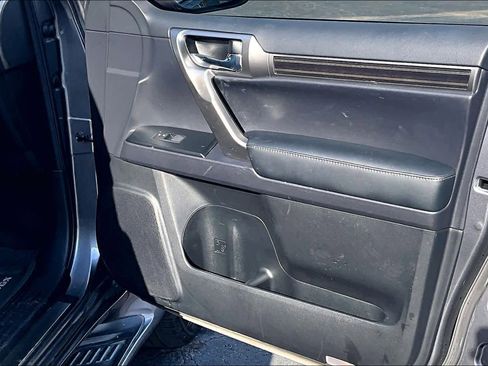 Used 2023 Lexus GX 460 Premium image 22