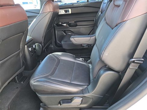 Used 2022 Ford Explorer Platinum w/ Equipment Group 601A image 13
