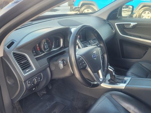 Used 2015 Volvo XC60 T6 Platinum w/ Climate Package image 13