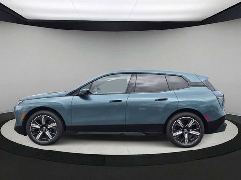 Used 2024 BMW iX xDrive50 w/ Premium Package AWD/4WD image 5