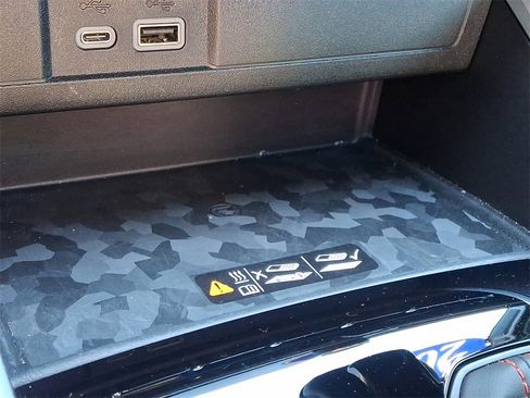 Used 2024 Chevrolet Colorado Z71 w/ Z71 Convenience Package 2 image 26