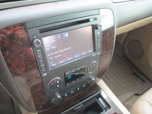 Used 2014 GMC Sierra 2500 Denali w/ Suspension Package, Off-Road image 27