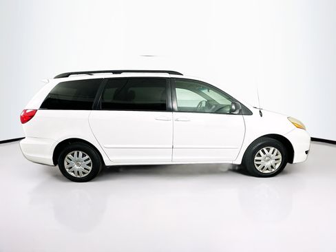 Used 2009 Toyota Sienna LE image 10