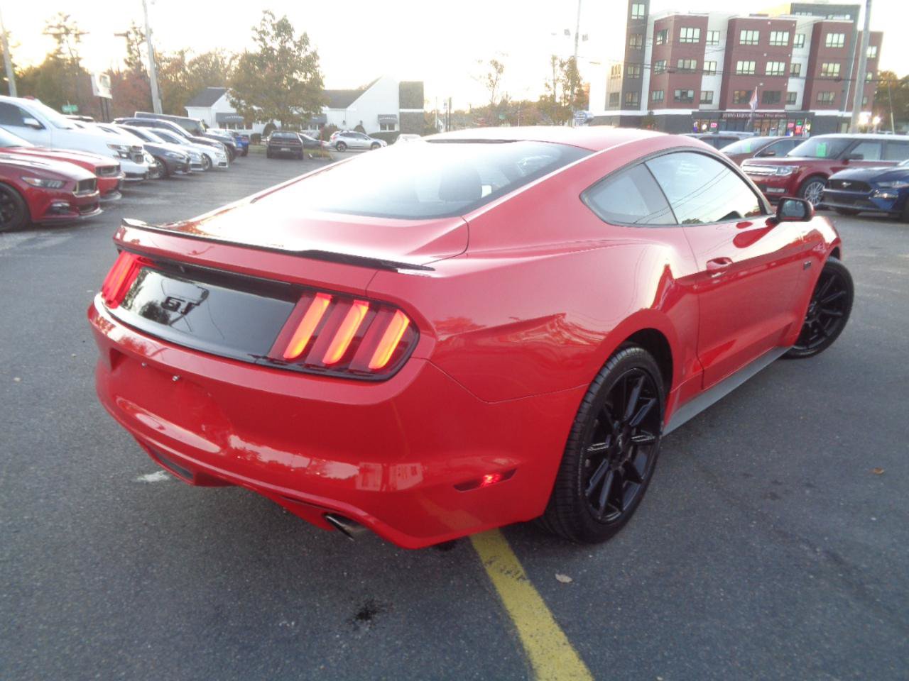 Used 2016 Ford Mustang GT w/ Black Accent Package RWD image 4