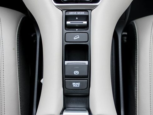 Used 2023 Honda HR-V EX-L image 19