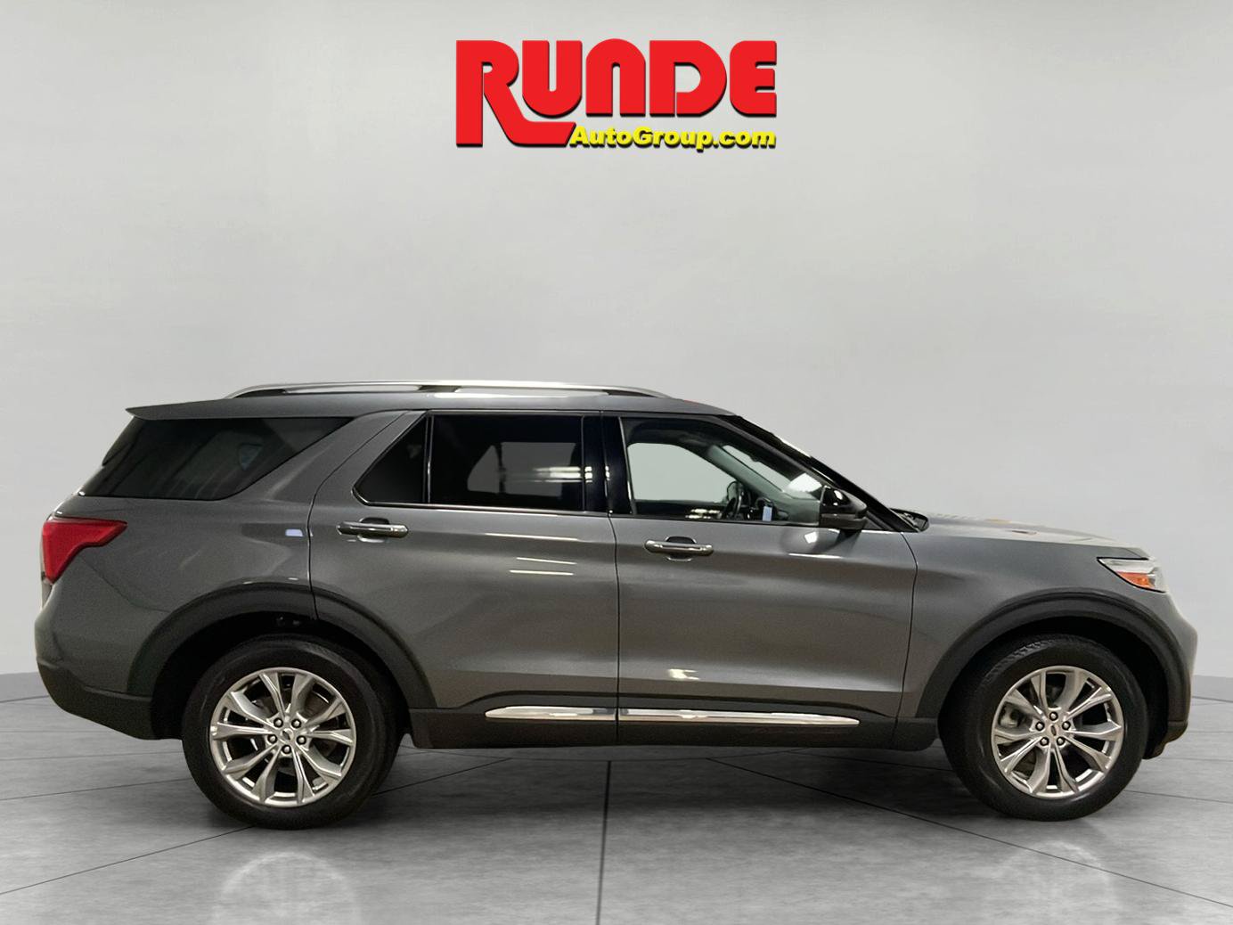 Used 2023 Ford Explorer Limited AWD/4WD image 6
