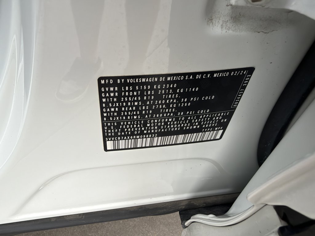 Used 2024 Volkswagen Tiguan SE R-Line FWD image 42