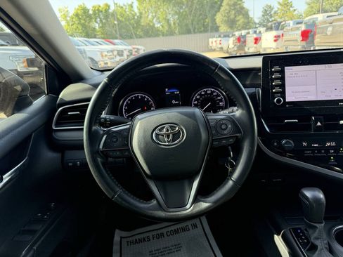 Used 2022 Toyota Camry SE FWD image 22
