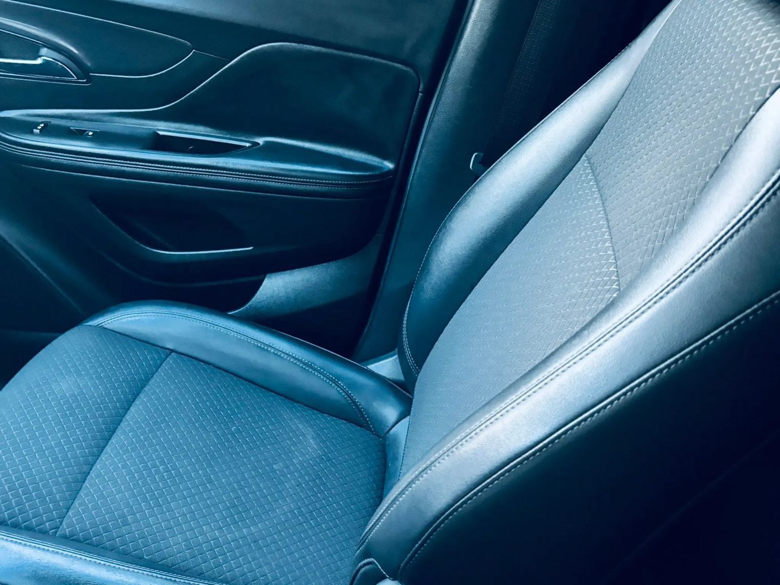Used 2018 Buick Encore Preferred FWD image 29