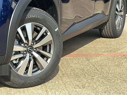 New 2026 Nissan Pathfinder SL image 3