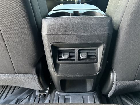 Used 2025 Chevrolet Colorado W/T RWD image 17