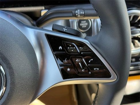 New 2025 Mercedes-Benz GLB 250 4MATIC image 16