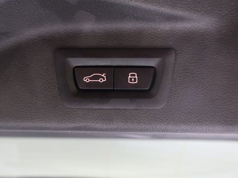 Used 2026 BMW X7 xDrive40i w/ M Sport Package image 19