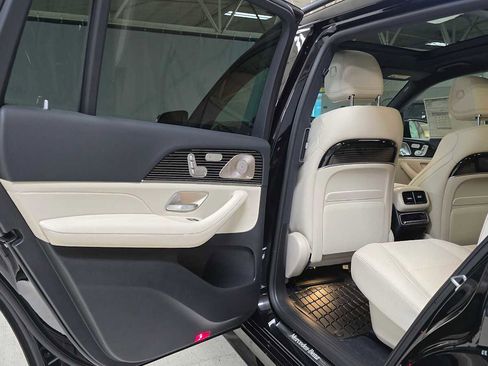 New 2026 Mercedes-Benz GLS 450 4MATIC image 19